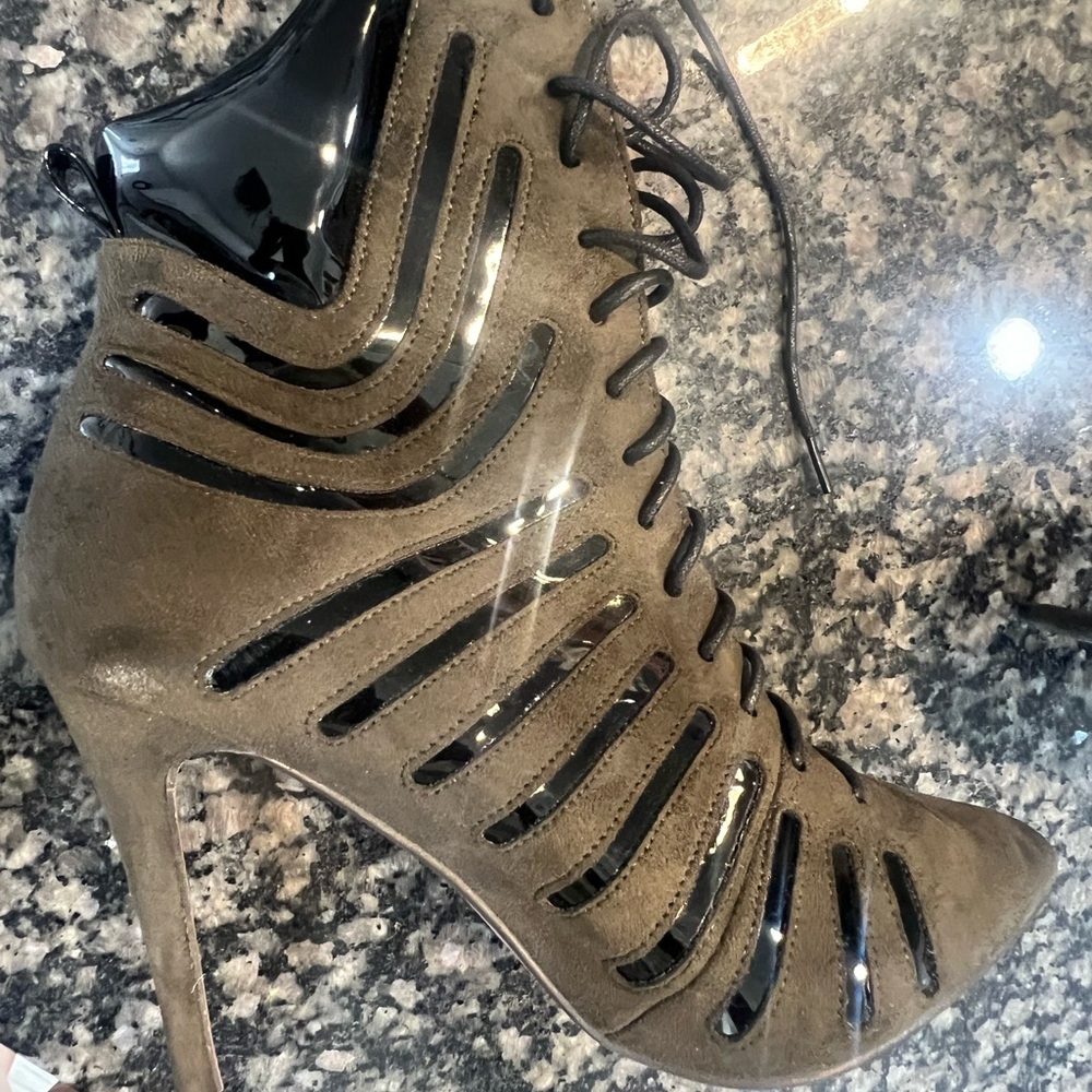 Stylish Olive Lace-Up Heels